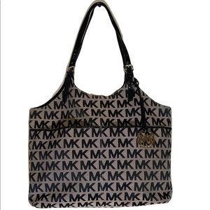 Michael Kors Monogram Bag. EUC